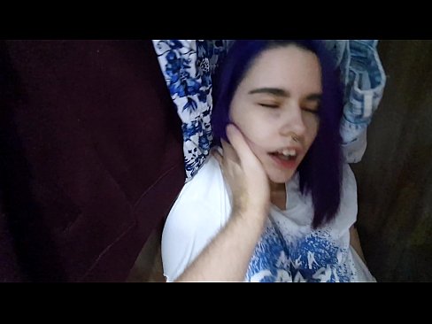 ❤️ Нашел сестренку в шкафу и помог кончить ️ Ебля на нашем сайте ️